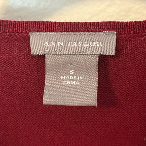 Red 3/4 Sleeve Ann Taylor Shirt - Picture 3 of 3